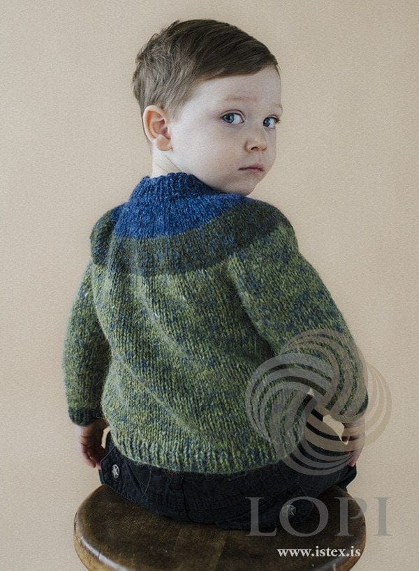 Back of the green-blue Geisli cardigan: blue at the neck fading through spruce green to clover green