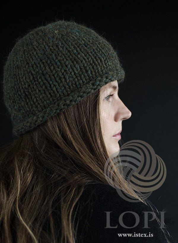 Meira og minna hat in spruce green Plötulopi, knitted 4-3-2