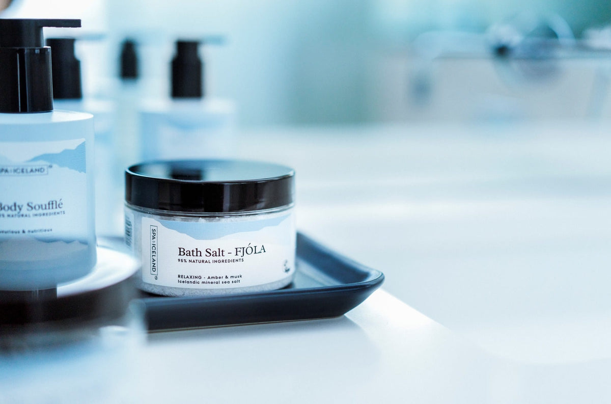 Spa of Iceland Bath Salt Fjóla 300 g by the bath with Body Soufflé