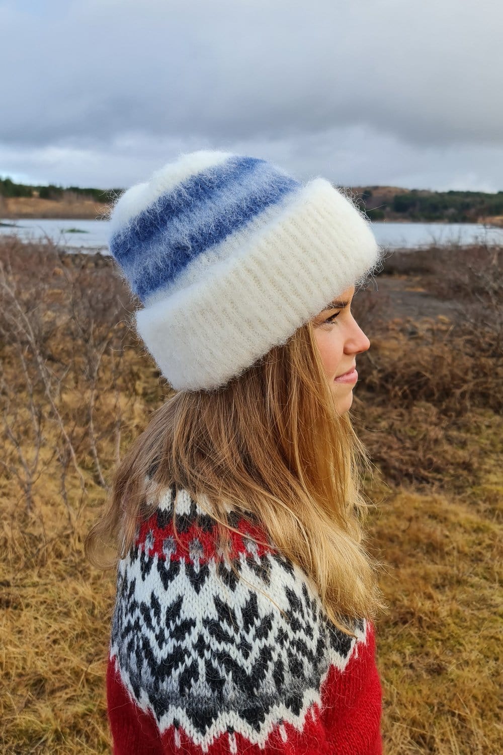 Brushed Wool Hat - White / Blue - icelandicstore.is
