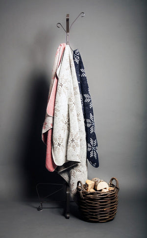 Icelandic Blanket - Grey Eight Petalled Rose Flower