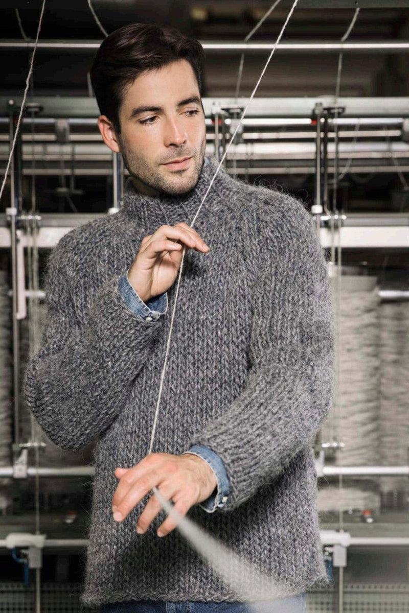 Landslide bulky one color knitting kit